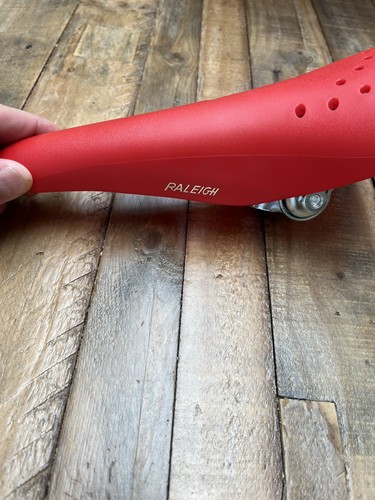 Raleigh burner mk1 red saddle - raleigh,